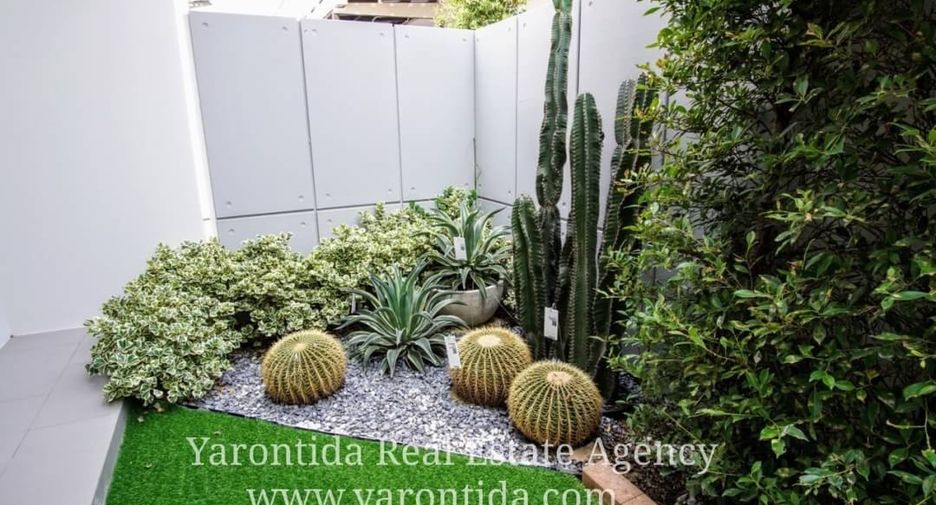 For rent 3 bedrooms townhouse in Bang Phli, Samut Prakan
