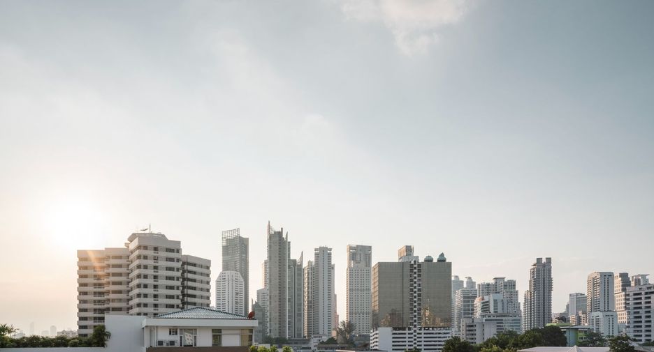 For rent 4 bedrooms apartment in Khlong Toei, Bangkok