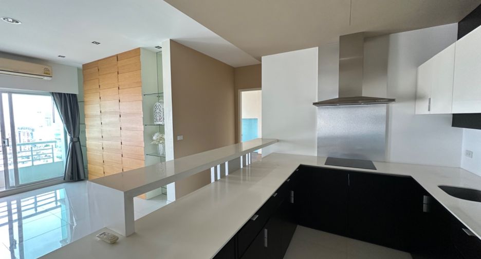 For sale 2 bedrooms condo in Bang Kapi, Bangkok