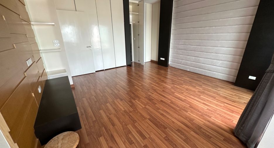 For sale 2 bedrooms condo in Bang Kapi, Bangkok