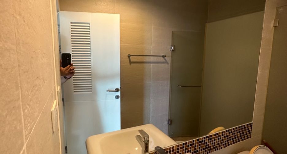 For sale 2 bedrooms condo in Bang Kapi, Bangkok