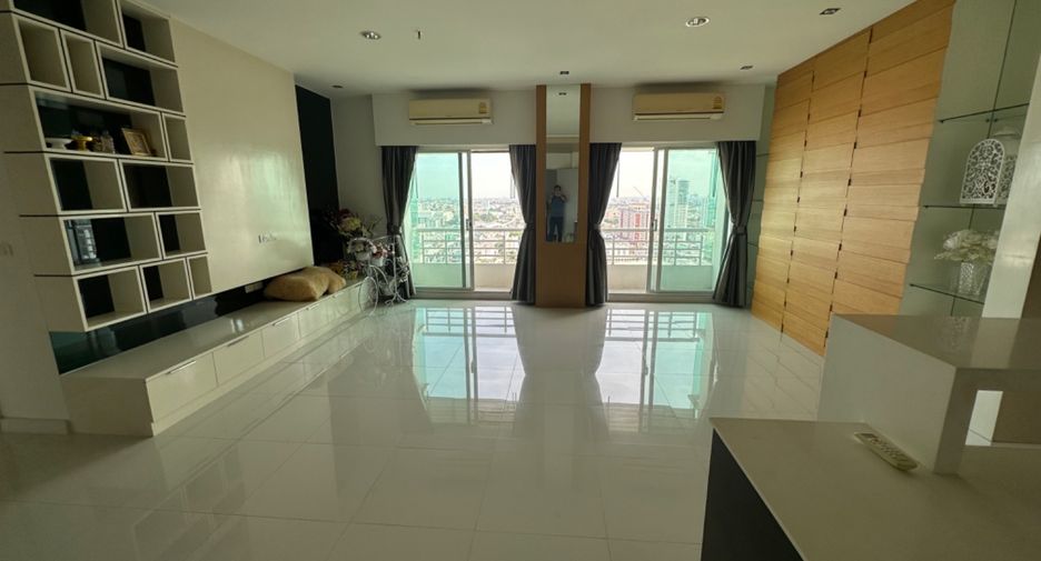 For sale 2 bedrooms condo in Bang Kapi, Bangkok