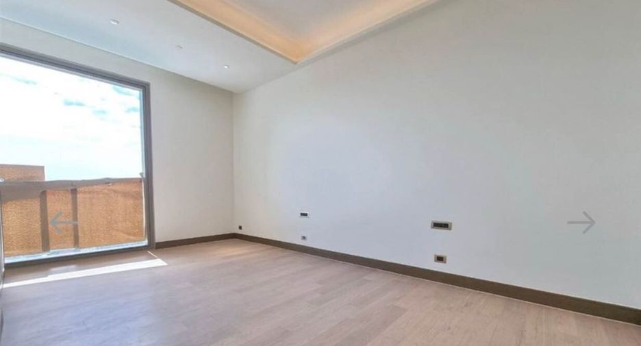 For rent 3 bed condo in Khlong San, Bangkok