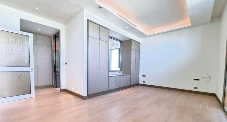 For rent 3 bed condo in Khlong San, Bangkok