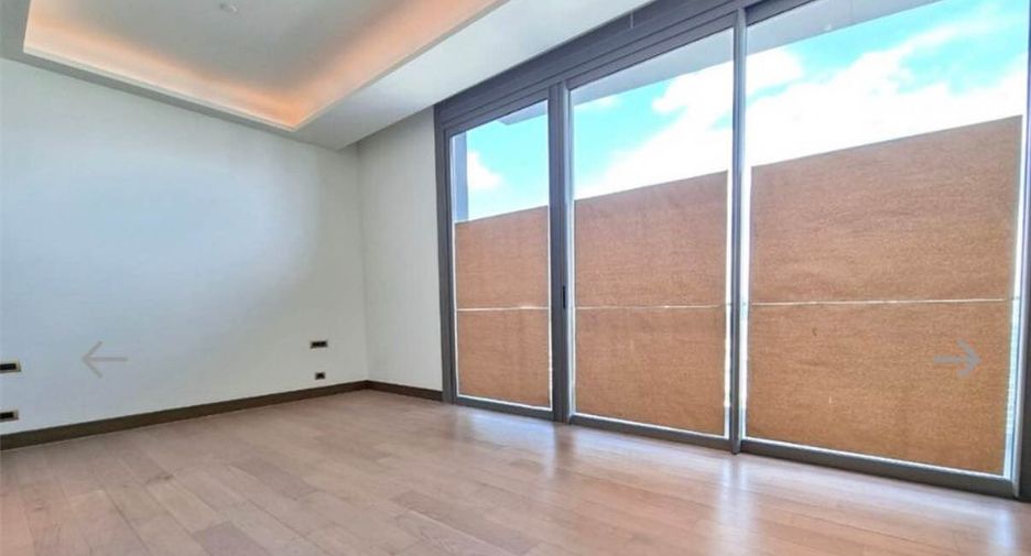 For rent 3 bed condo in Khlong San, Bangkok