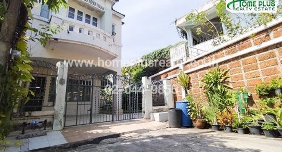 For sale 3 bedrooms townhouse in Lam Luk Ka, Pathum Thani