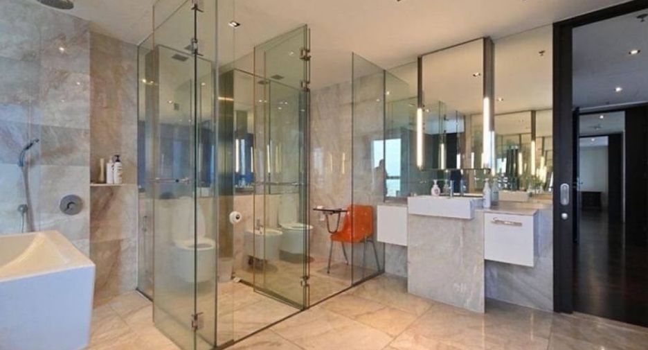 For rent 4 bedrooms condo in Sathon, Bangkok