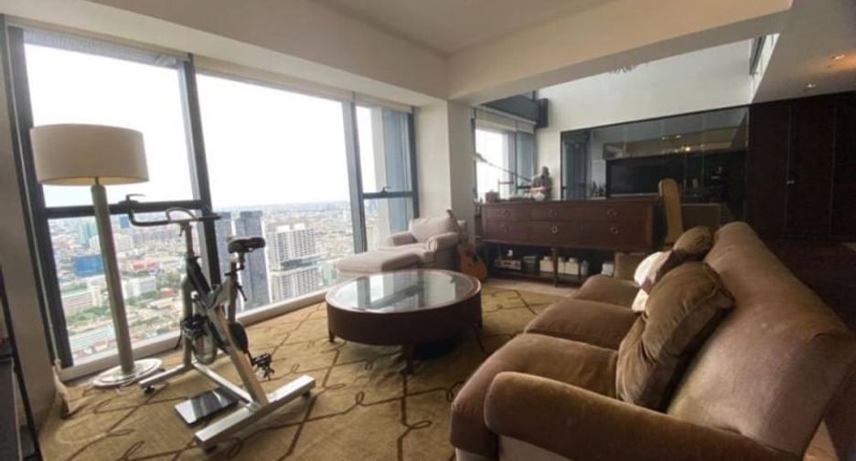 For rent 4 bedrooms condo in Sathon, Bangkok