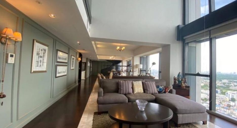 For rent 4 bedrooms condo in Sathon, Bangkok
