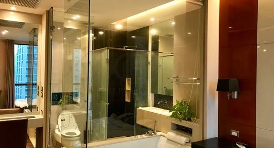 À louer et à vendre 1 chambre condo à Khlong Toei, Bangkok