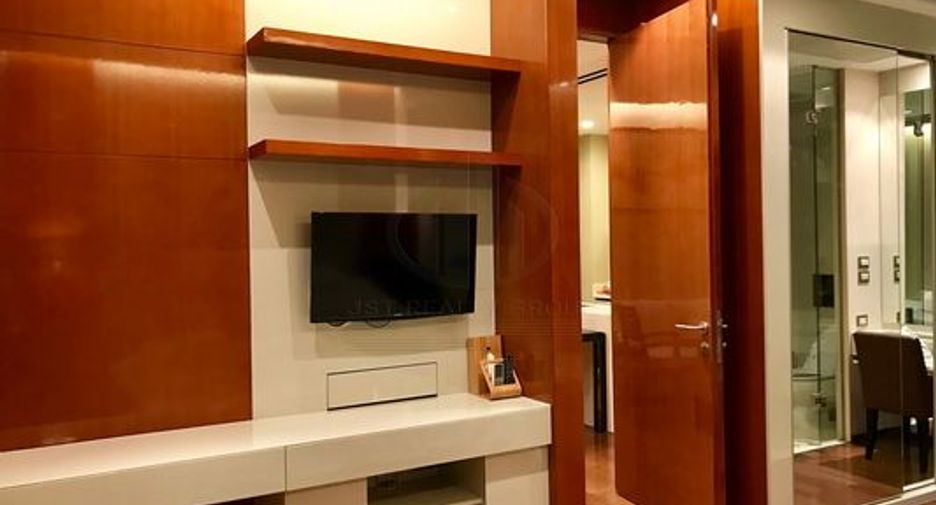 À louer et à vendre 1 chambre condo à Khlong Toei, Bangkok