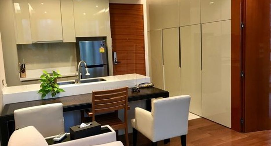 À louer et à vendre 1 chambre condo à Khlong Toei, Bangkok