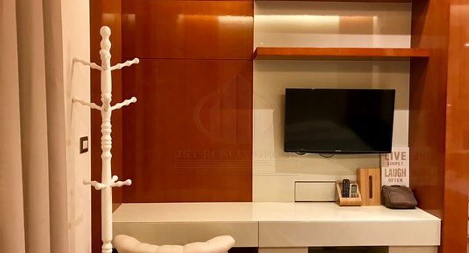À louer et à vendre 1 chambre condo à Khlong Toei, Bangkok