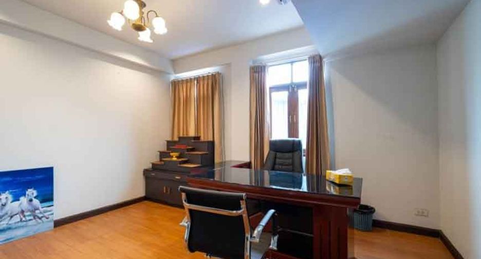 Local comercial en alquiler de 16 habitaciones en Hang Dong, Chiang Mai