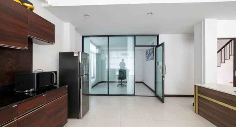Local comercial en alquiler de 16 habitaciones en Hang Dong, Chiang Mai