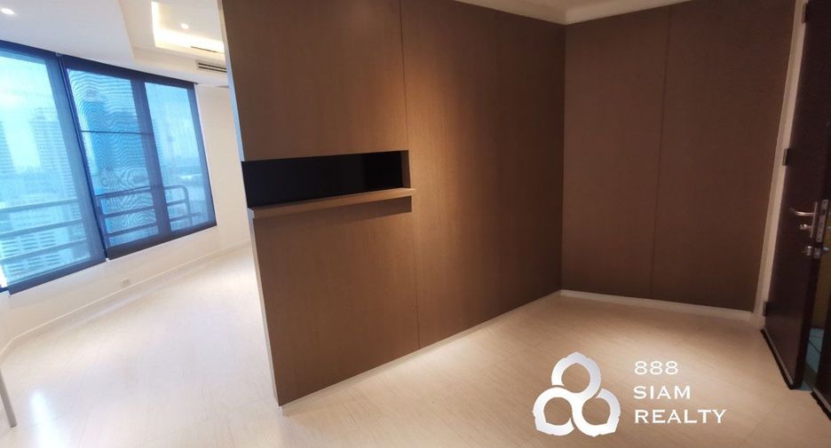 For sale 2 bedrooms condo in Yan Nawa, Bangkok