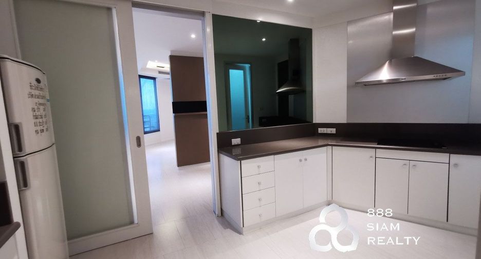 For sale 2 bedrooms condo in Yan Nawa, Bangkok