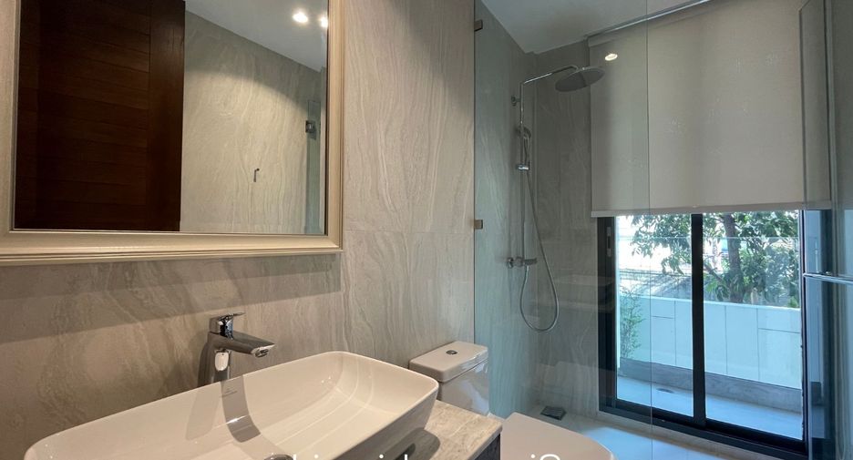 For rent 3 bedrooms condo in Watthana, Bangkok