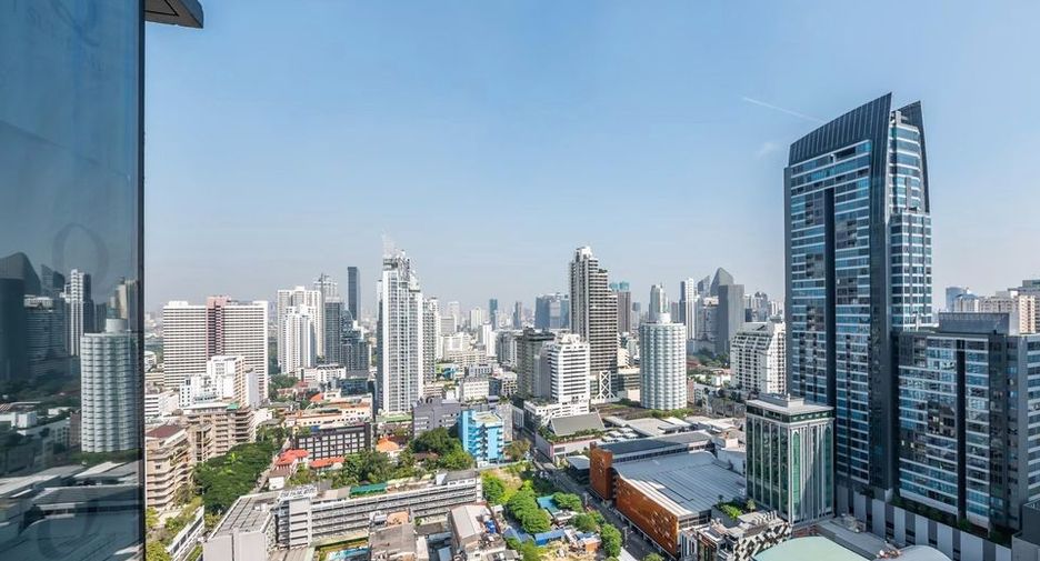For sale 2 bed condo in Khlong Toei, Bangkok