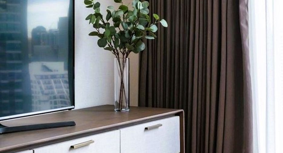 For sale 2 bed condo in Khlong Toei, Bangkok