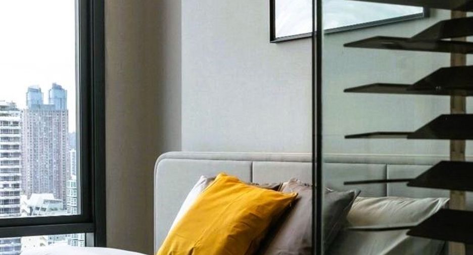 For sale 2 bed condo in Khlong Toei, Bangkok
