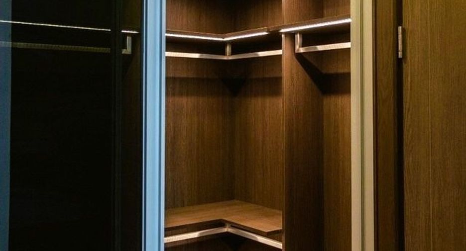 For sale 2 bed condo in Khlong Toei, Bangkok