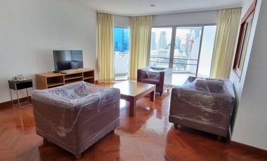 For rent 3 bedrooms condo in Sathon, Bangkok