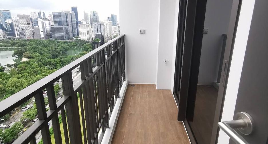 For rent and for sale 3 bedrooms condo in Pathum Wan, Bangkok