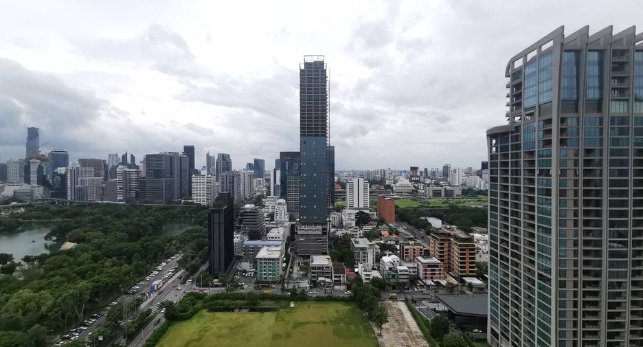For rent and for sale 3 bedrooms condo in Pathum Wan, Bangkok