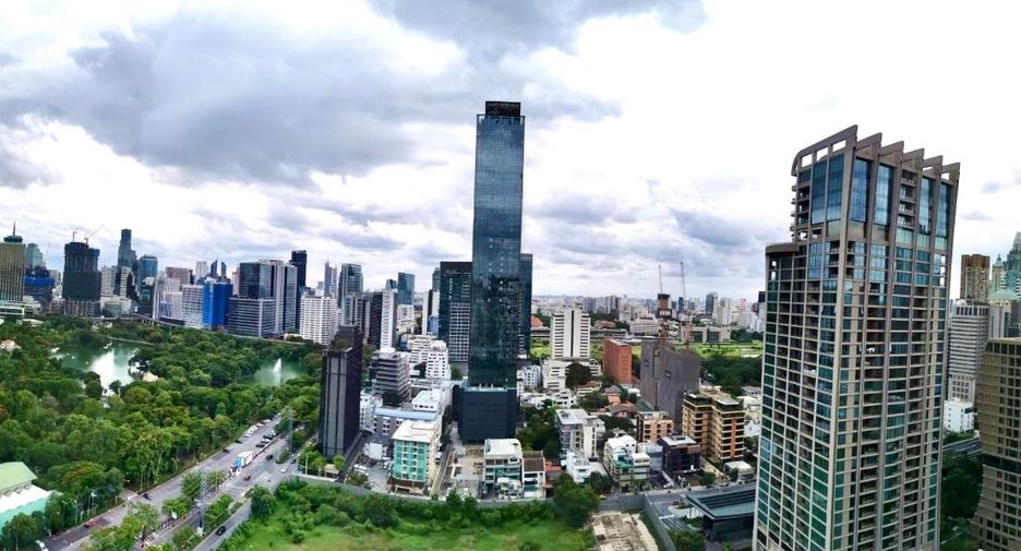 For rent and for sale 3 bedrooms condo in Pathum Wan, Bangkok