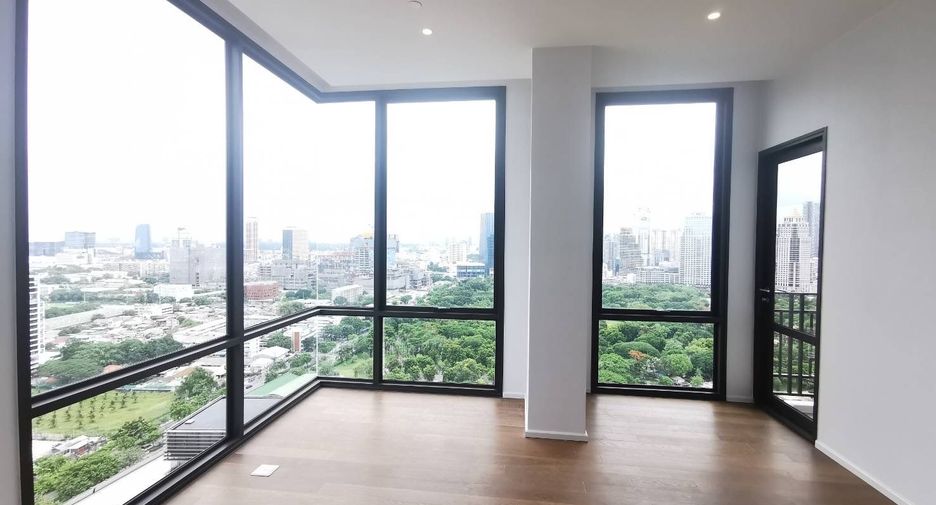 For rent and for sale 3 bedrooms condo in Pathum Wan, Bangkok
