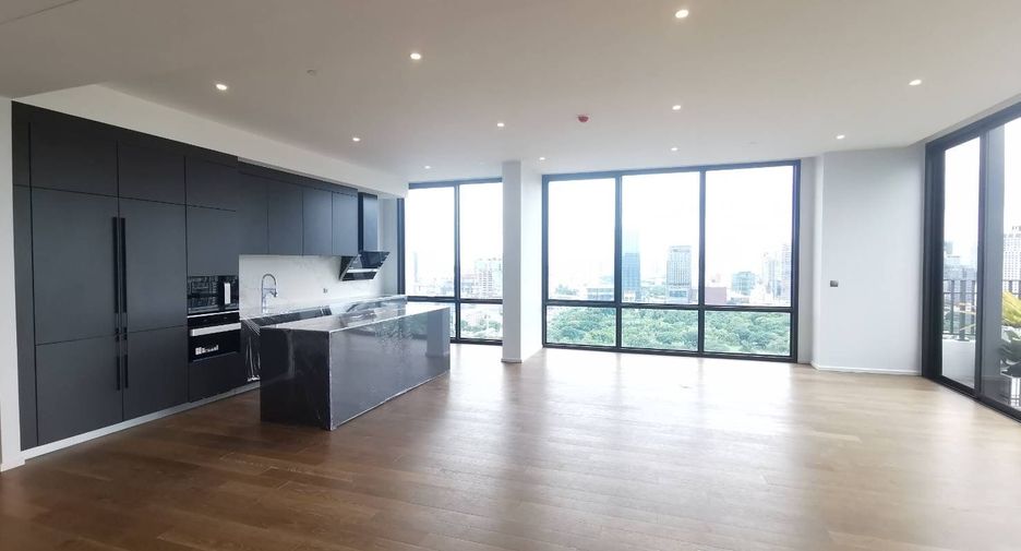 For rent and for sale 3 bedrooms condo in Pathum Wan, Bangkok