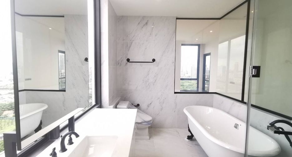 For rent and for sale 3 bedrooms condo in Pathum Wan, Bangkok