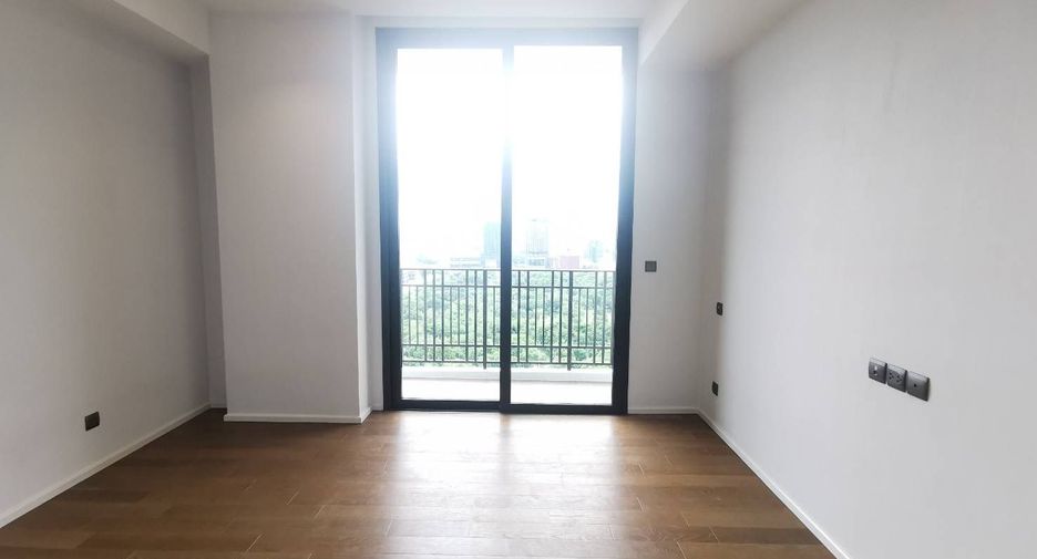 For rent and for sale 3 bedrooms condo in Pathum Wan, Bangkok