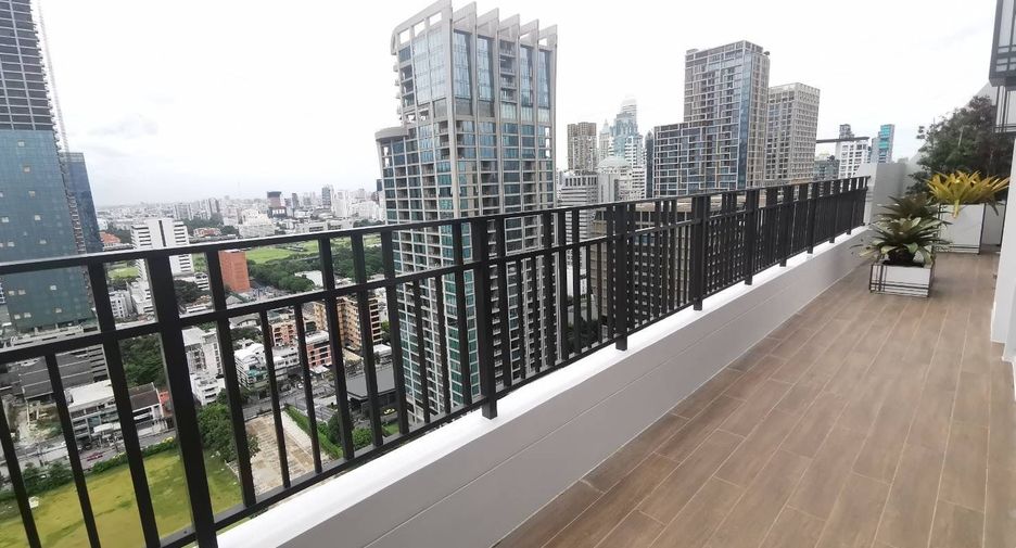 For rent and for sale 3 bedrooms condo in Pathum Wan, Bangkok
