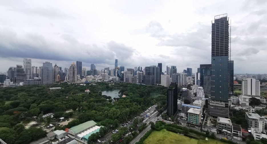 For rent and for sale 3 bedrooms condo in Pathum Wan, Bangkok