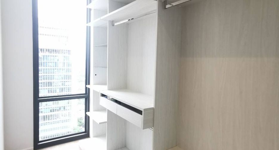 For rent and for sale 3 bedrooms condo in Pathum Wan, Bangkok