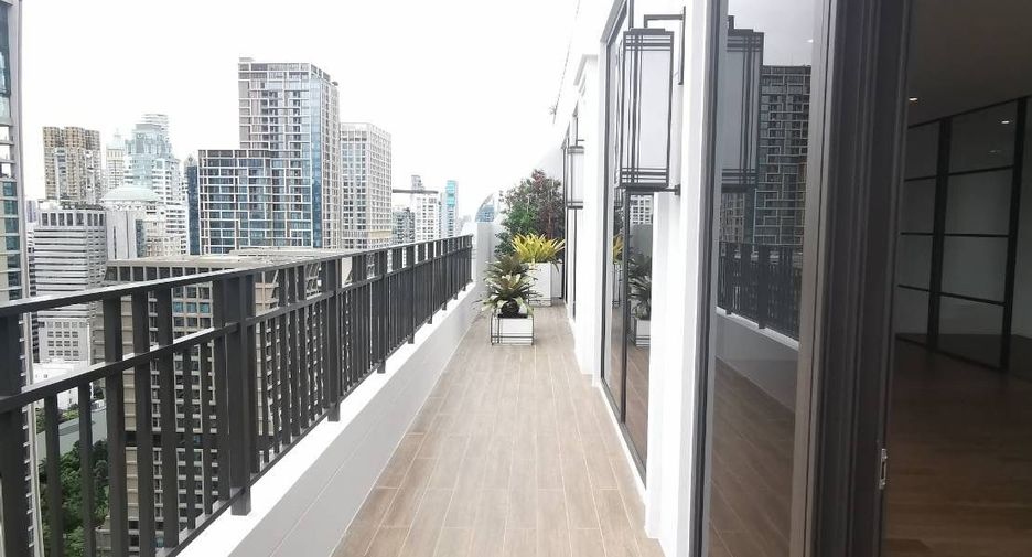For rent and for sale 3 bedrooms condo in Pathum Wan, Bangkok
