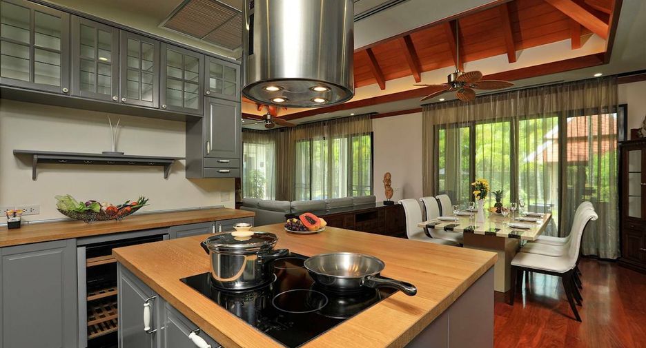 For rent and for sale 4 bedrooms villa in Mueang Phuket, Phuket
