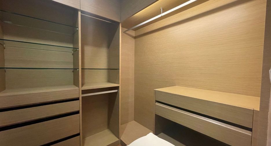 Wohnung zur Miete mit 3 Zimmer in Khlong Toei, Bangkok