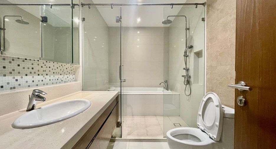 Wohnung zur Miete mit 3 Zimmer in Khlong Toei, Bangkok