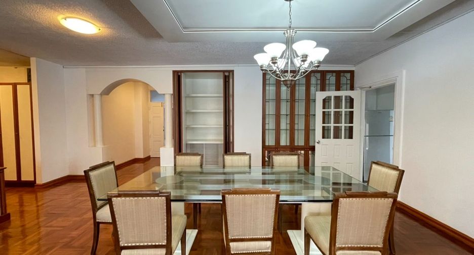 For rent 3 bedrooms apartment in Pathum Wan, Bangkok