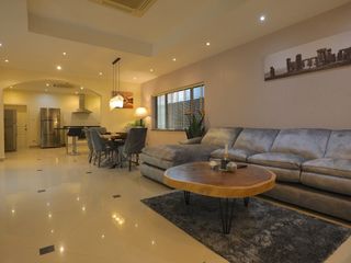 Haus zur Miete und zum Kauf mit 3 Zimmer in Bang Lamung, Chonburi