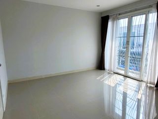 For sale 3 bed townhouse in Bang Khae, Bangkok