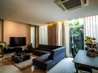 À louer 4 chambres maison à Watthana, Bangkok