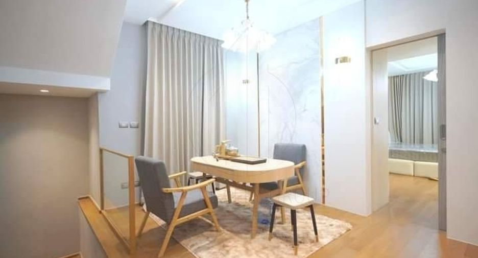 Haus zum Kauf mit 5 Zimmer in Yan Nawa, Bangkok