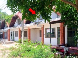 Casa adosada en venta de 2 habitaciones en Tha Yang, Phetchaburi