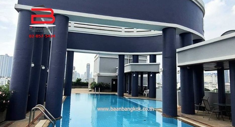 For sale 2 bedrooms condo in Huai Khwang, Bangkok