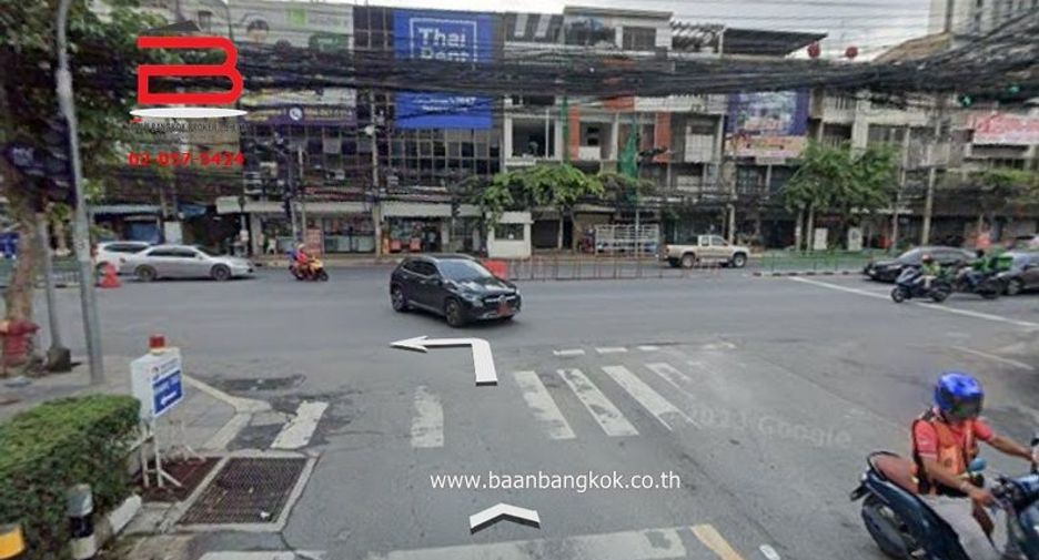 For sale 2 bedrooms condo in Huai Khwang, Bangkok