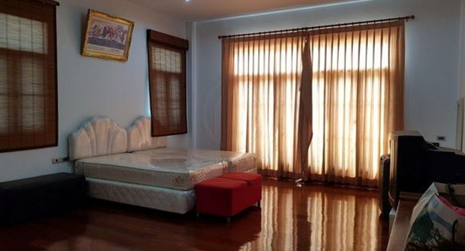 Haus zur Miete mit 6 Zimmer in Suan Luang, Bangkok